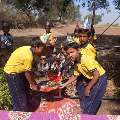 Children celebrating the completion of the Badak-wasti Water Initiative