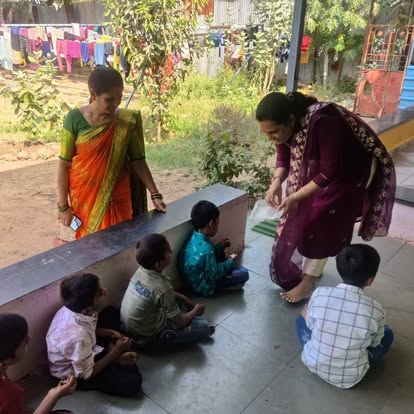 A teaching session under the trees